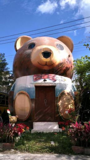 Honey Bear Waterpipe B&B